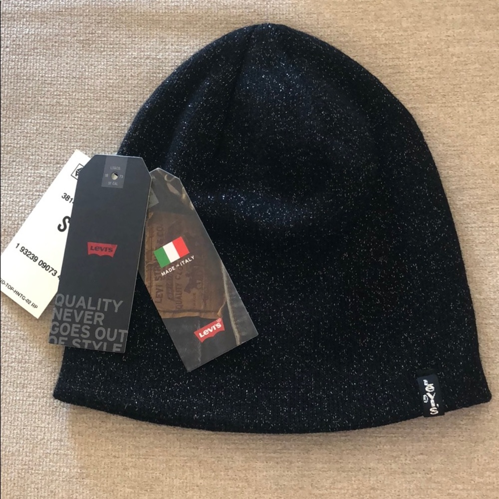 Black glittery Levi’s beanie
